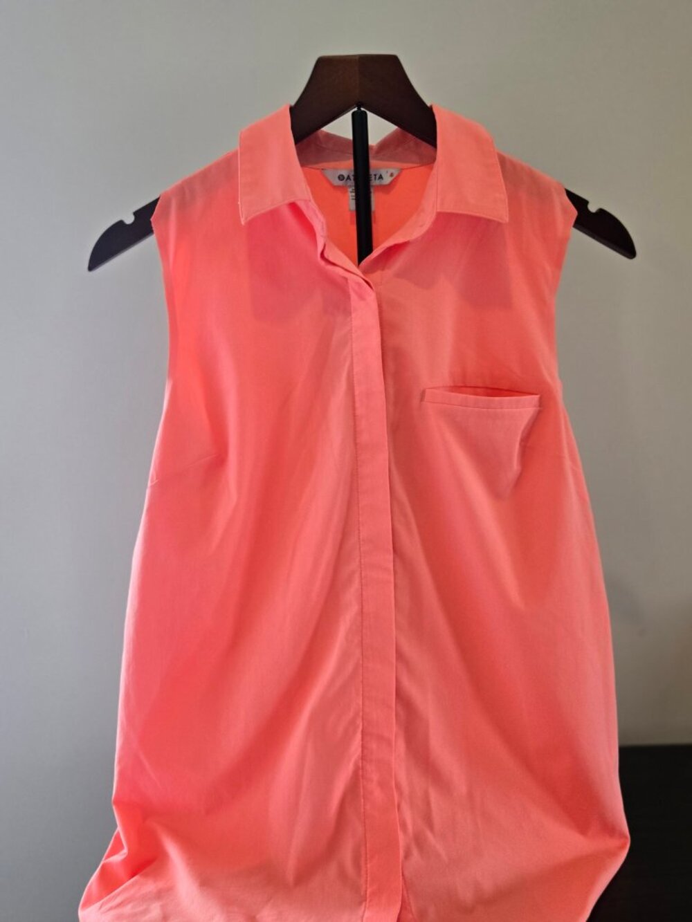 Athleta Sleeveless Button-Down Shirt Coral‎ Size S